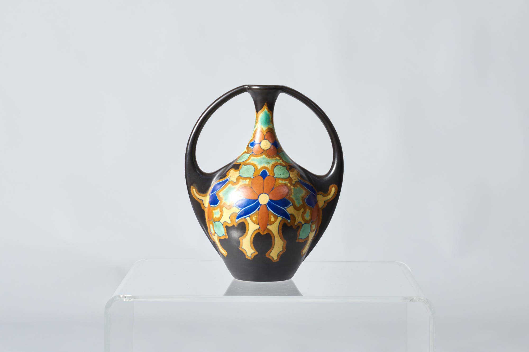 Rare Regina Gouda Vase - Design