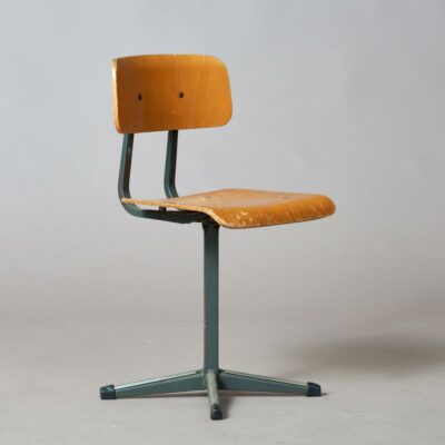 friso-kramer-children's-chair-ahrend