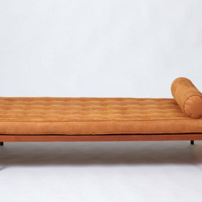 vintage-daybed-leather-minimalistic