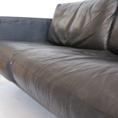 black-leather-sofa-gispen