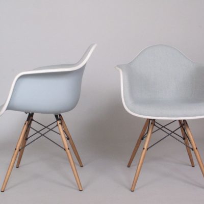 eames-vitra-plastic-armchairs
