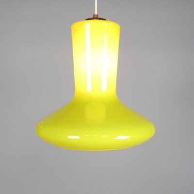 sixties-yellow-pendant-lamp