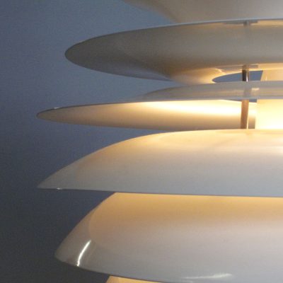 white-metal-scandinavian-modernist-pendant-lamp