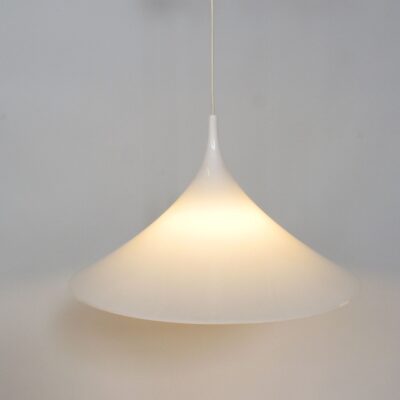 1980s-pendant-lamp-white-plexiglas
