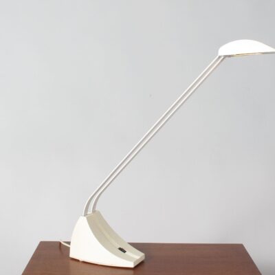 Postmodern-table-lamp