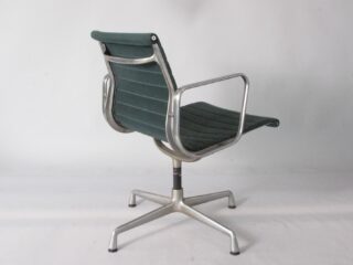 Eames - Aluminium Chair EA108