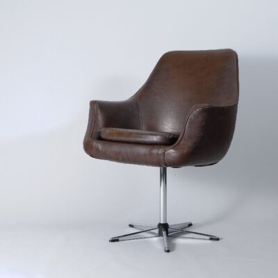 seventies-chair-brown-skai-metal-frame