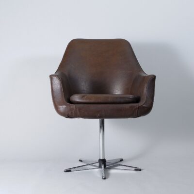 seventies-lounge-chair-in-brown-skai