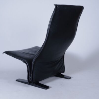 set-of-2-black-leather-artifort-concorde-lounge-chairs