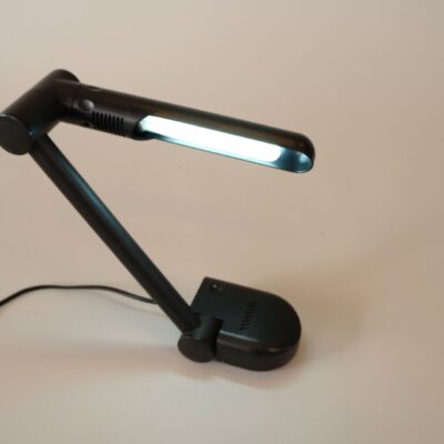foldable-black-1980s-desk-lamp