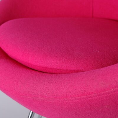 pink-postmodern-lounge-chair
