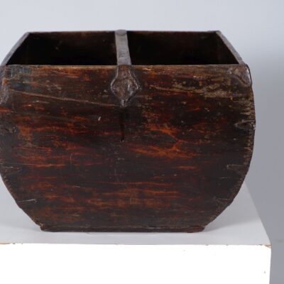 dark-antique-wooden-chinese-rice-bucket